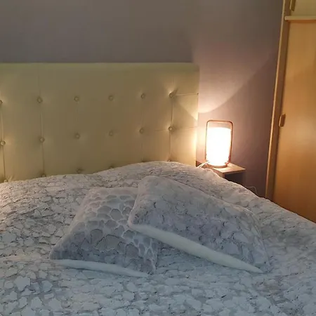 Salamandre 2 Proche De Sarlat De 1 A 5 Personnes Apartment Saint-Andre-d'Allas