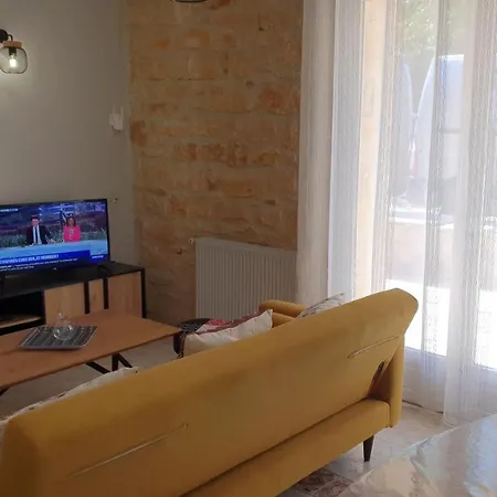 Salamandre 2 Proche De Sarlat De 1 A 5 Personnes Apartment *